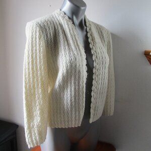 Cream open knit cardigan, grandma sweater. Orlon acrylic, Vtg 1960s Short.